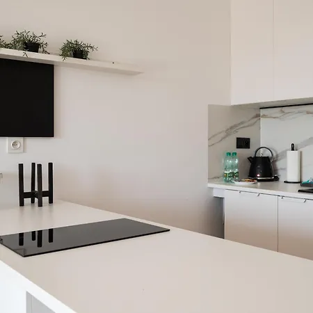 Sage Stylish By Bookinghost Apartment