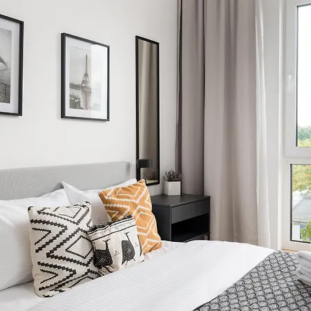 Sage Stylish By Bookinghost Apartment *